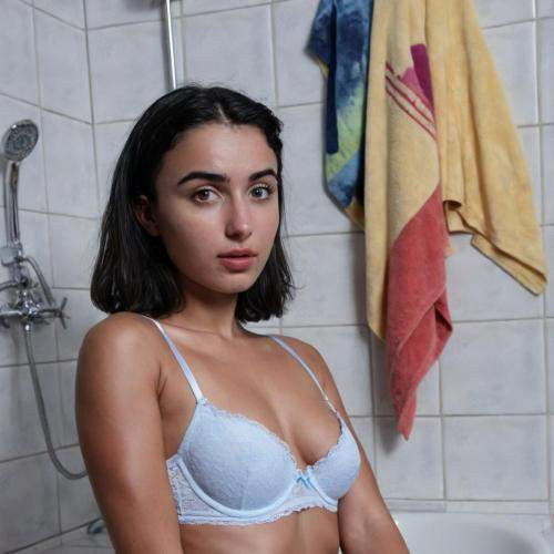 Josefin erbjuder sensuell massage och kåt sällskap